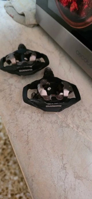 Pedales de bicicleta negros