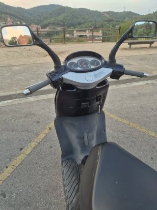 Aprilia Leonardo 125 Scooter