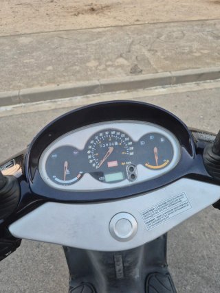 Aprilia Leonardo 125 Scooter