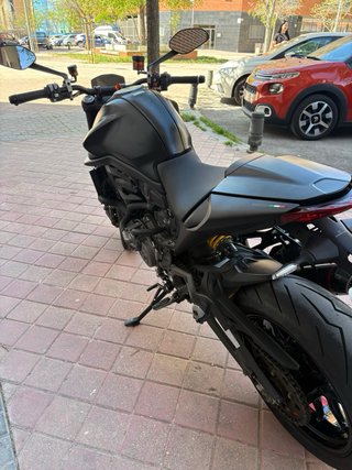 Ducati Monster 937