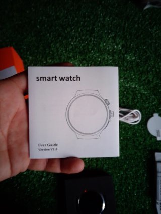 Smartwatch gris y blanco