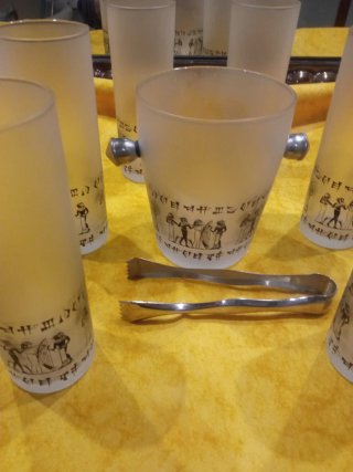 Conjunto hielera y vasos estilo egipcio