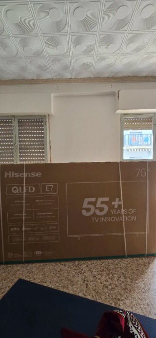 Hisense QLED E7 75 TV