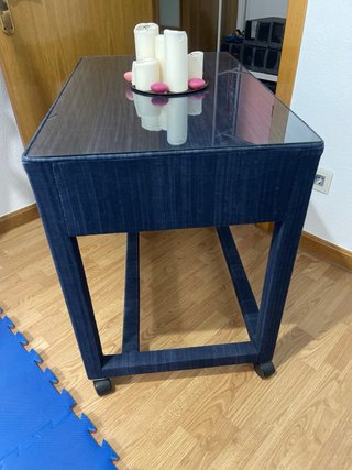 Escritorio juvenil con ruedas y cristal