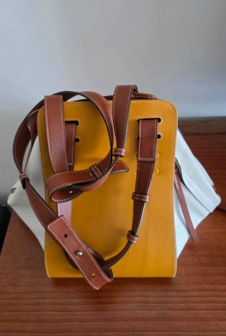 Bolso Loewe Hammock Blanco, Marrón y Mostaza