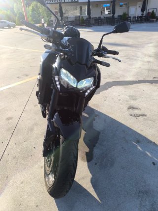 Kawasaki Z900 Negra y Verde