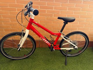 Bicicleta Woom 4 Roja, mejorada