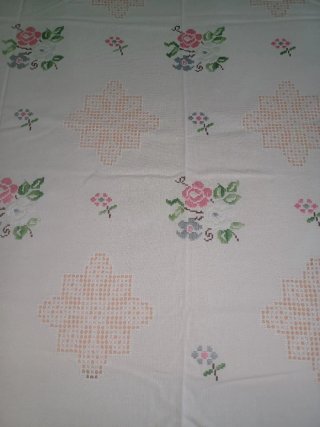 Colcha de Lagartera bordada en Cáceres.
