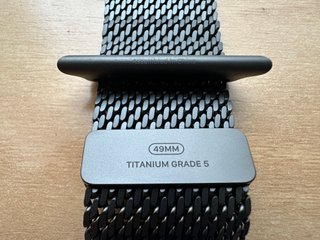 Apple Watch ULTRA 49mm. Black Titanium Milanese M