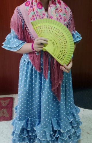 Traje de flamenca niña azul con lunares