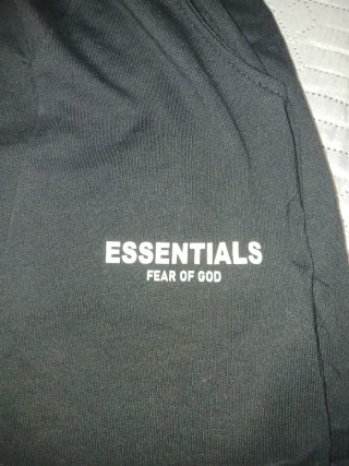 Pantalones Cortos ESSENTIALS Negros