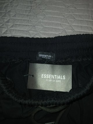 Pantalones Cortos ESSENTIALS Negros
