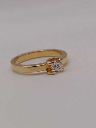 Anillo Solitario Oro 18k- 4,46gr