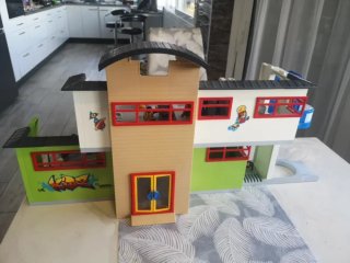 Colegio Playmobil con figuras