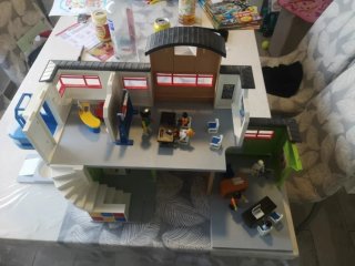 Colegio Playmobil con figuras