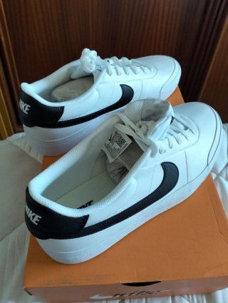 Nike Court Shot Blancas y Negras