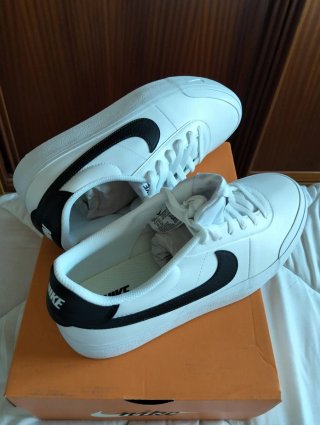 Nike Court Shot Blancas y Negras