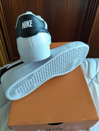 Nike Court Shot Blancas y Negras