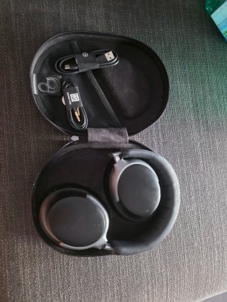 Bose QuietComfort Ultra con custodia