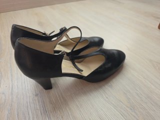 Zapatos de tacón negros Sana Flo