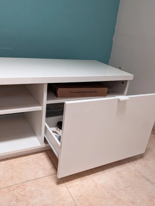 Mueble TV blanco con almacenaje