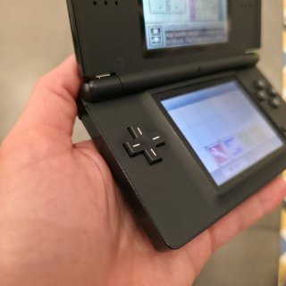 Nintendo DS Lite Negra + Cargador Original