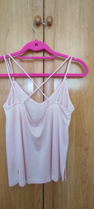 Camiseta tirantes cruzados rosa