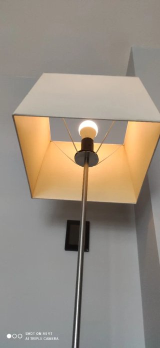 Lámpara de pie moderna metal y madera