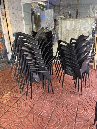 Sillas de plástico apilables