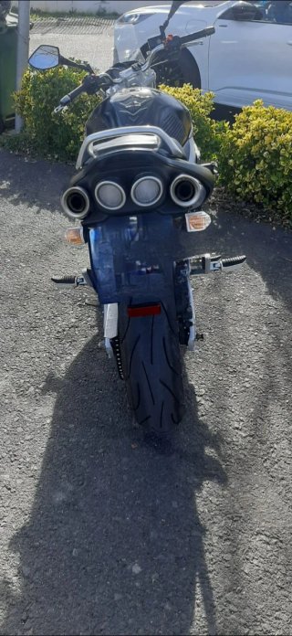 Suzuki 600 Naked Negra y Plateada GSR