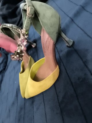 Zapatos de fiesta verde con pedrería