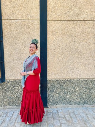 Traje de flamenca rojo talla XL. Hecho por costure