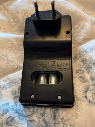 Caricabatterie Energizer per batterie AA e AAA