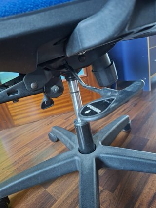 Silla de escritorio ergonómica azul