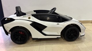 Lamborghini Sian para niños a control remoto