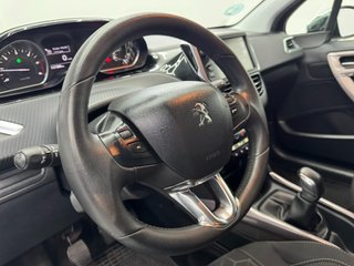 Peugeot 2008 Allure 1.6 BlueHDi 73KW (100CV)
