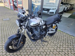 Yamaha XJR1300 Naked