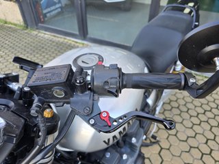 Yamaha XJR1300 Naked