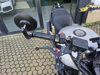 Yamaha XJR1300 Naked