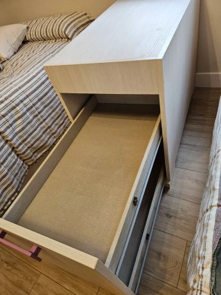 Mueble cajonera de madera