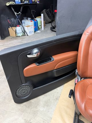 Interior Abarth Asientos y Paneles