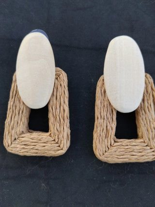 Pendientes madera elegantes y ligeros
