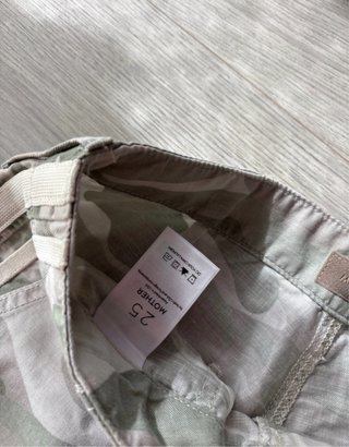 Pantalón ancho camuflaje mujer