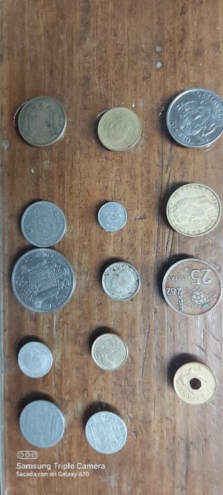 Lote de monedas antiguas ideal para coleccionistas