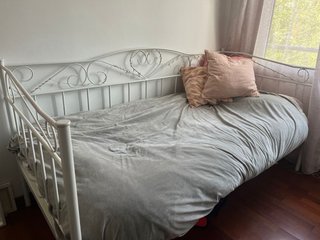 Armazón de cama de metal blanco