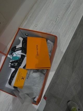 Zapatillas Louis Vuitton Negras y Blancas