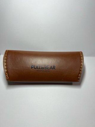 Funda Gafas Pull and Bear Marrón