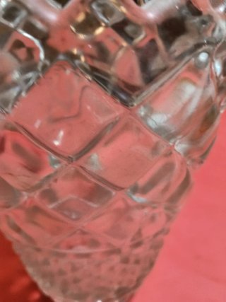 Vaso decorativo in vetro lavorato