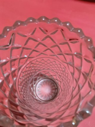 Vaso decorativo in vetro lavorato