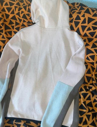 Sudadera Nike Beige y Blanca